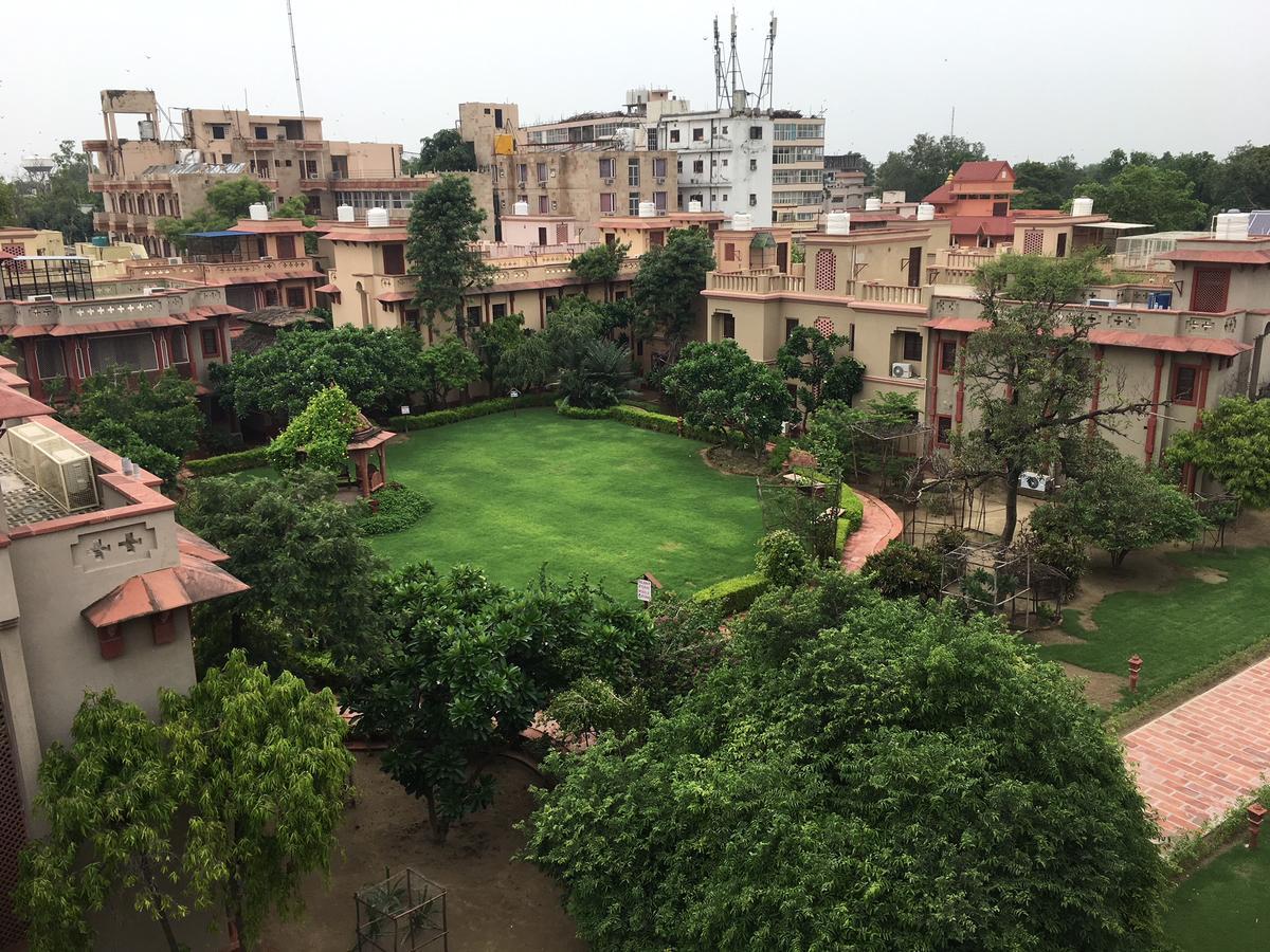 Mvt Guesthouse & Restaurant Vrindāvan Exterior foto